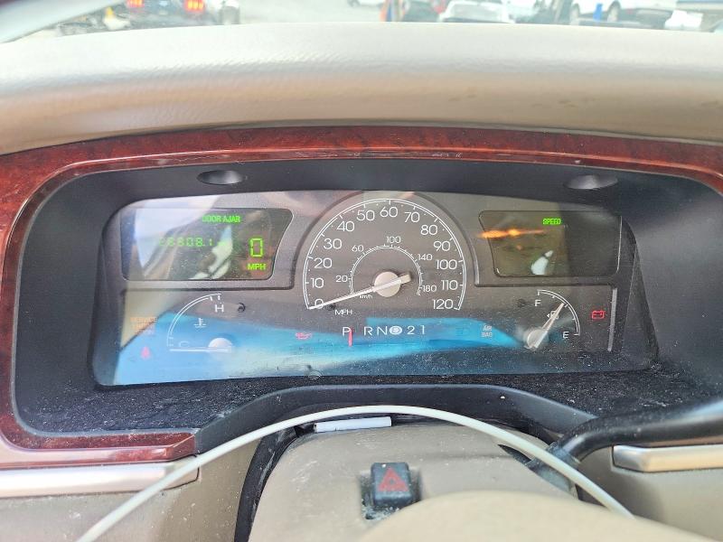 Продаж на аукціоні авто 2004 Lincoln Town Car, vin: 1LNHM85W54Y682640, номер лоту: 61781216