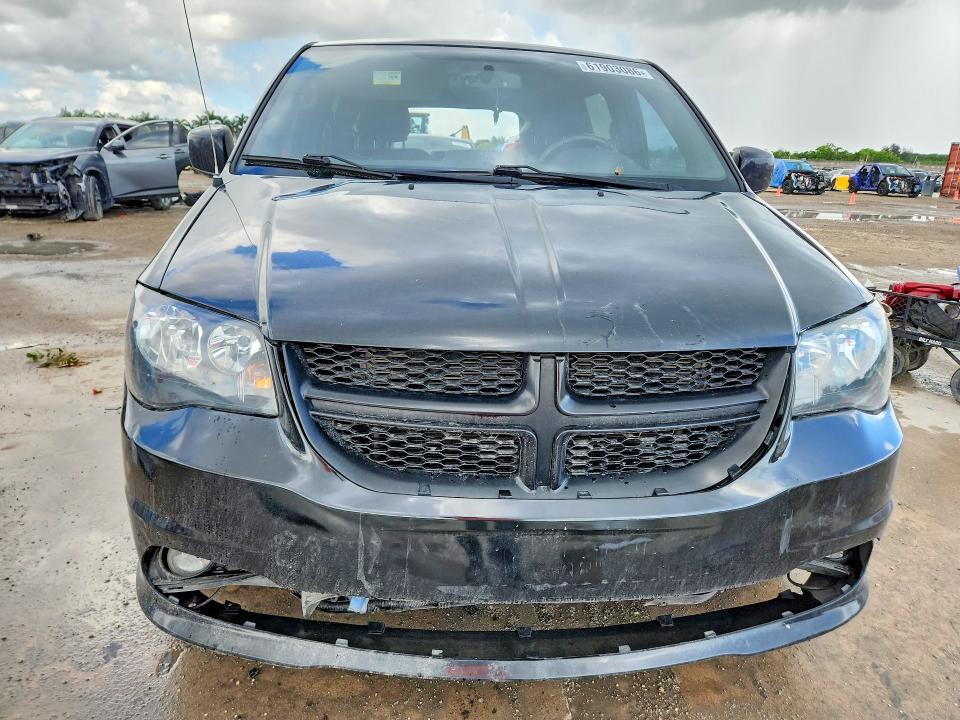 61903086 :رقم المزاد ، 2C4RDGCG2FR531034 vin ، 2015 Dodge Grand Caravan مزاد بيع