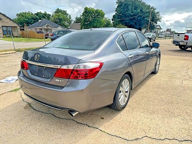 61169046 :رقم المزاد ، 1HGCR2F8XFA154800 vin ، 2015 Honda Accord Ex/ مزاد بيع