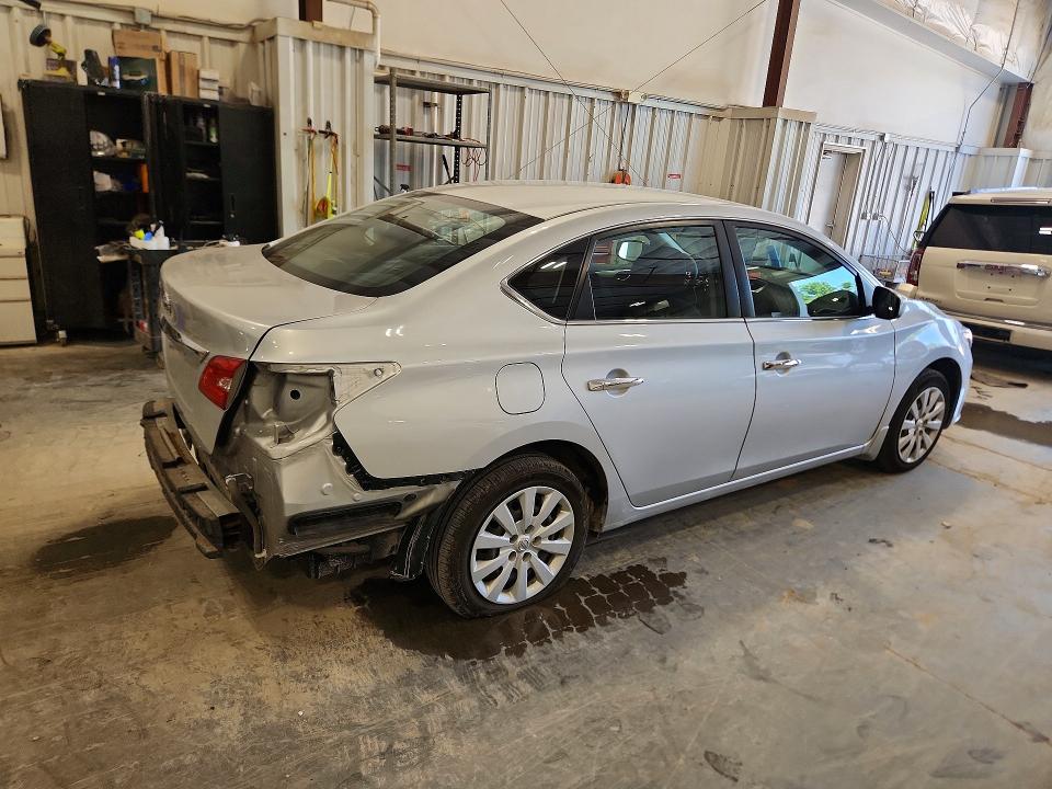 2018 Nissan Sentra მანქანა იყიდება აუქციონზე, vin: 3N1AB7AP0JY227511, აუქციონის ნომერი: 62923676