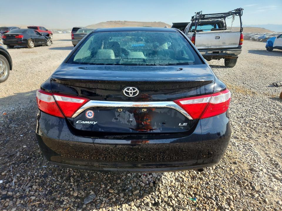 60615306 :رقم المزاد ، 4T1BF1FK6HU351808 vin ، 2017 Toyota Camry مزاد بيع