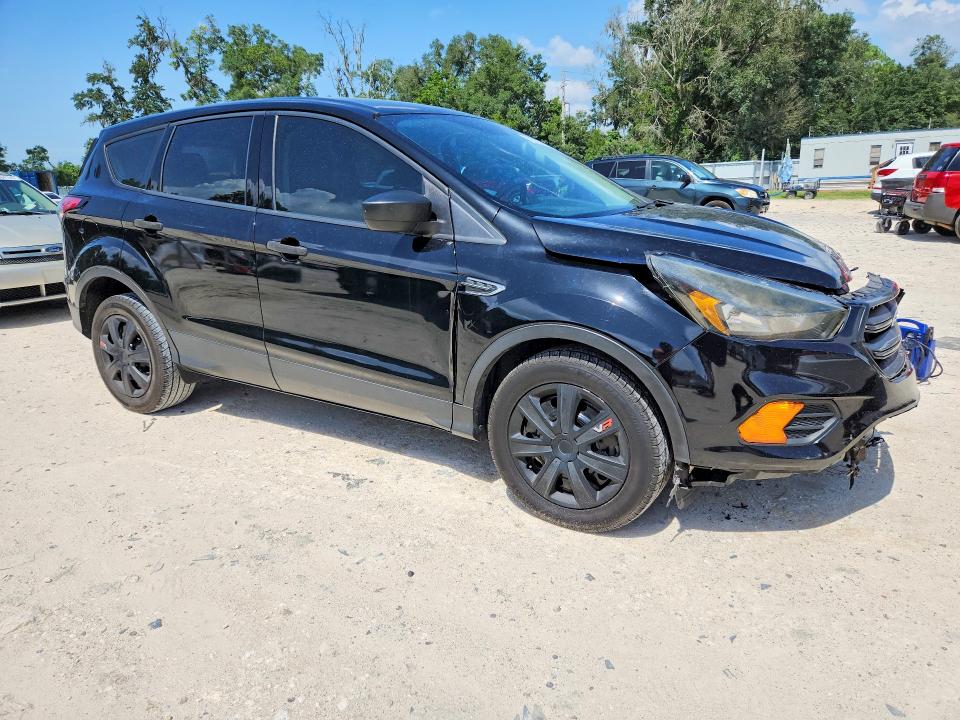 61925216 :رقم المزاد ، 1FMCU0F70JUA07168 vin ، 2018 Ford Escape مزاد بيع