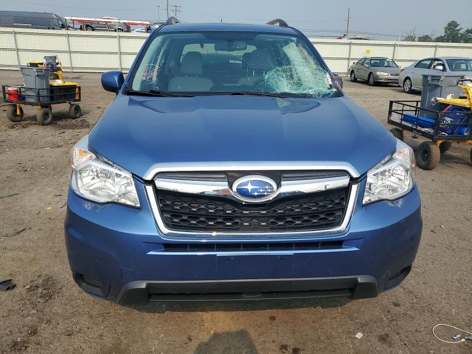 60918756 :رقم المزاد ، JF2SJADC0FH805573 vin ، 2015 Subaru Forester مزاد بيع