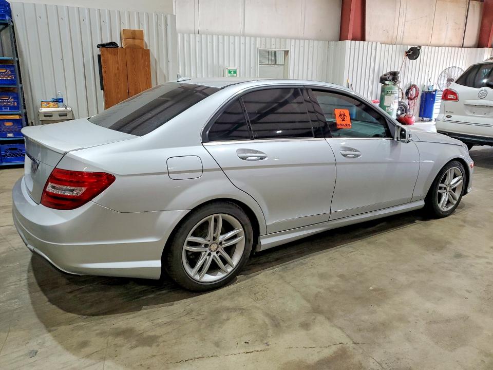 2013 Mercedes-benz C მანქანა იყიდება აუქციონზე, vin: WDDGF4HB7DR248974, აუქციონის ნომერი: 61532266