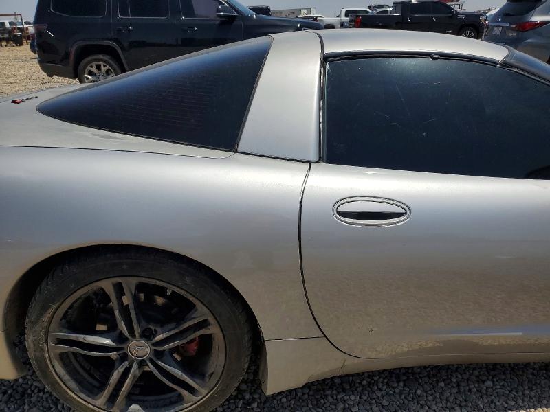 63337136 :رقم المزاد ، 1G1YY22G245111894 vin ، 2004 Chevrolet Corvette مزاد بيع