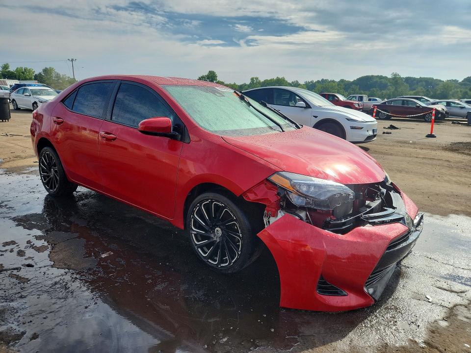 61484576 :رقم المزاد ، 2T1BURHE7JC984935 vin ، 2018 Toyota Corolla مزاد بيع