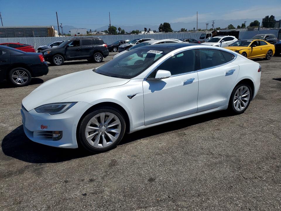62839266 :رقم المزاد ، 5YJSA1E12HF179698 vin ، 2017 Tesla Model S مزاد بيع