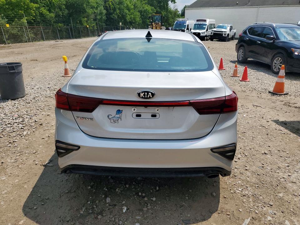 2020 Kia Forte მანქანა იყიდება აუქციონზე, vin: 3KPF24AD1LE176273, აუქციონის ნომერი: 63104286