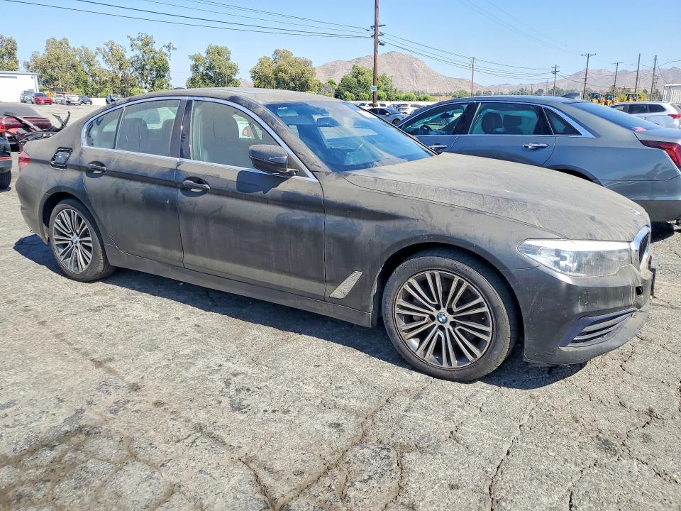 60130946 :رقم المزاد ، WBAJA9C07LB399822 vin ، 2020 Bmw 530e مزاد بيع