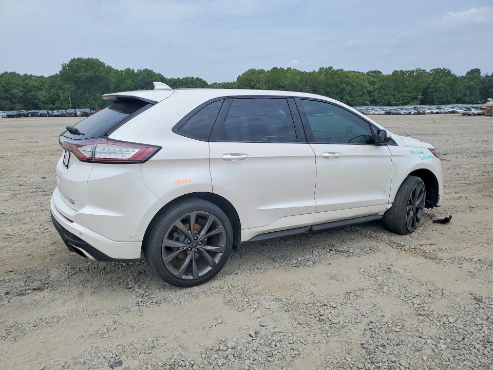62615566 :رقم المزاد ، 2FMPK4AP1FBB82919 vin ، 2015 Ford Edge مزاد بيع