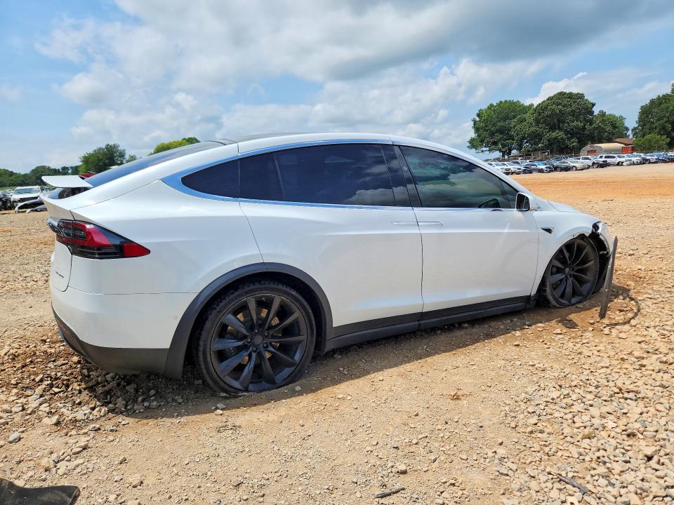 Продаж на аукціоні авто 2020 Tesla Model X, vin: 5YJXCBE2XLF300064, номер лоту: 62677216