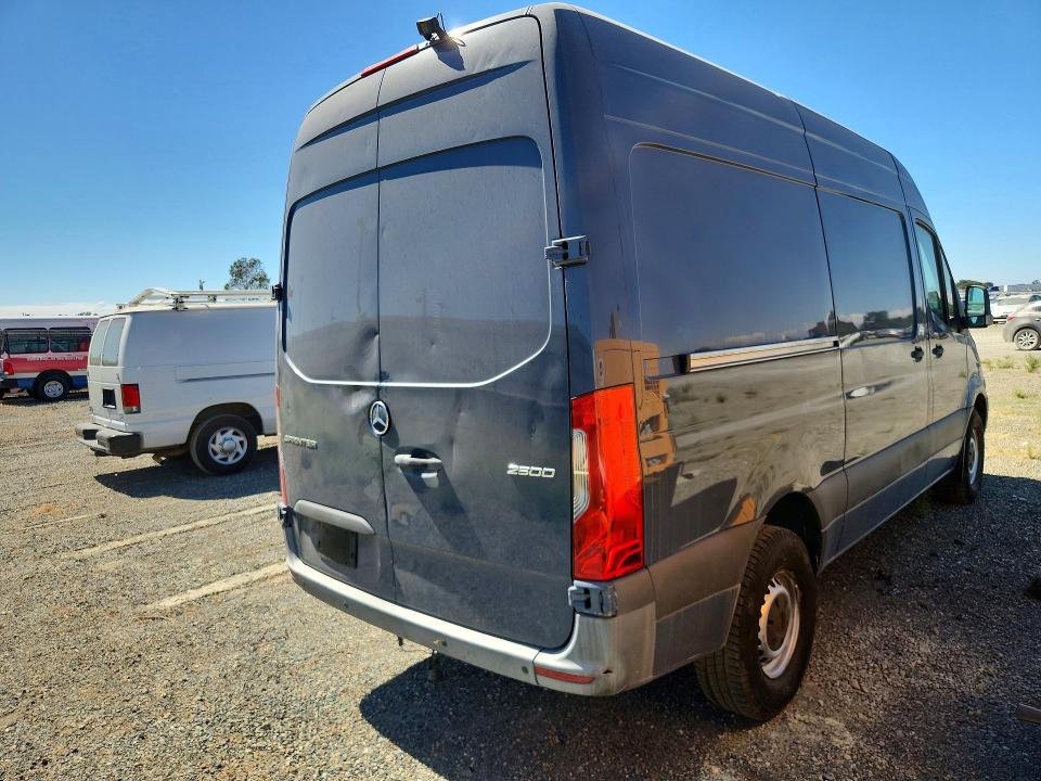 59807666 :رقم المزاد ، WD4PF0CD9KP034482 vin ، 2019 Mercedes-benz Sprinter مزاد بيع