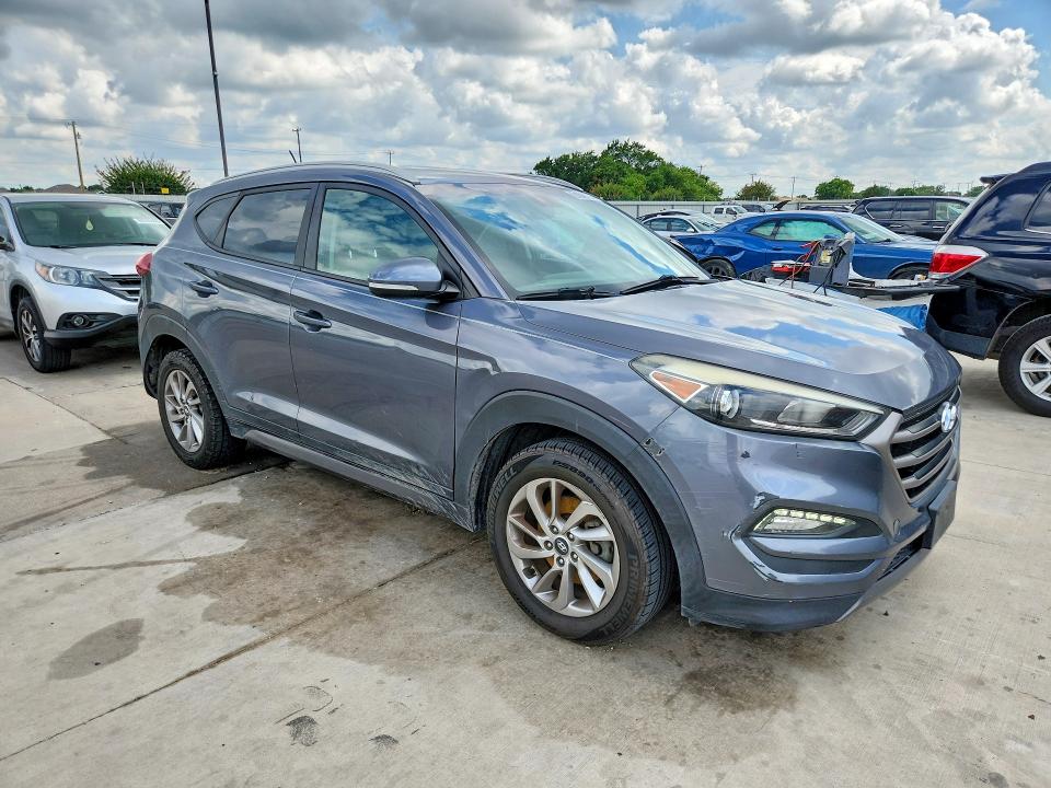 61046196 :رقم المزاد ، KM8J33A23GU202469 vin ، 2016 Hyundai Tucson مزاد بيع