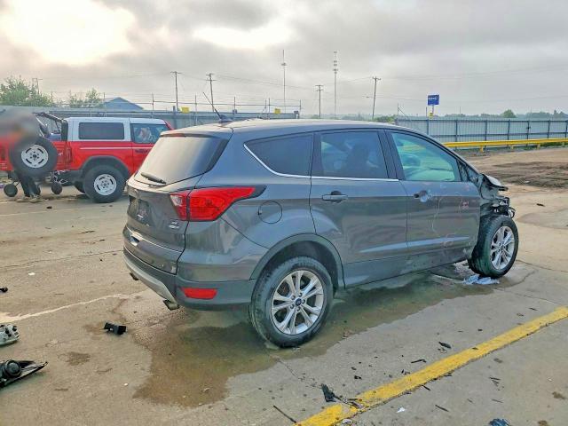 62304856 :رقم المزاد ، 1FMCU9GD6KUB23680 vin ، 2019 Ford Escape مزاد بيع