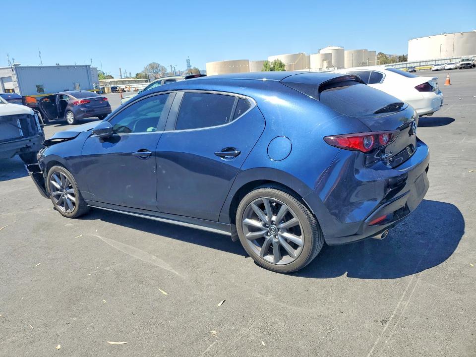 Продажа на аукционе авто 2023 Mazda 3, vin: JM1BPALM4P1611775, номер лота: 62914236