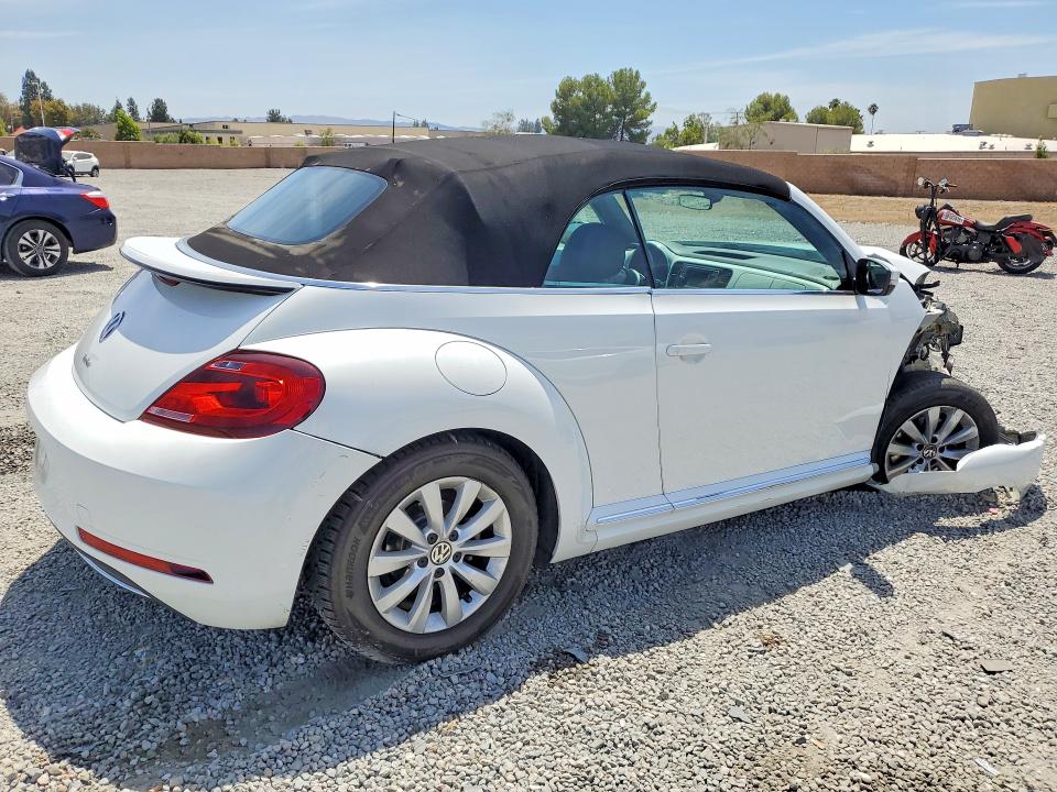 Продажа на аукционе авто 2017 Volkswagen Beetle, vin: 3VW517AT0HM813977, номер лота: 62652646