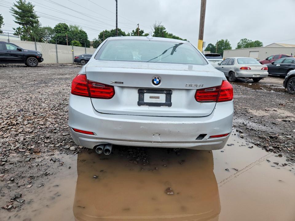59663666 :رقم المزاد ، WBA3B5G58DNS03195 vin ، 2013 Bmw 328 مزاد بيع