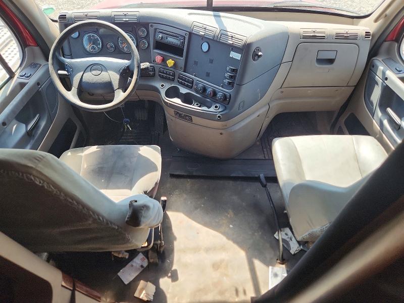 Auction sale of the 2017 Freightliner Cascadia 125, vin: 3AKJGLDR2HSHF4212, lot number: 62141646