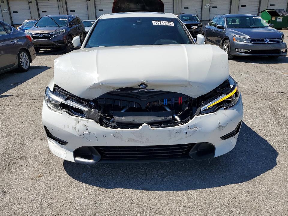 60783946 :رقم المزاد ، WBA5R1C06LFH42630 vin ، 2020 Bmw 330i مزاد بيع