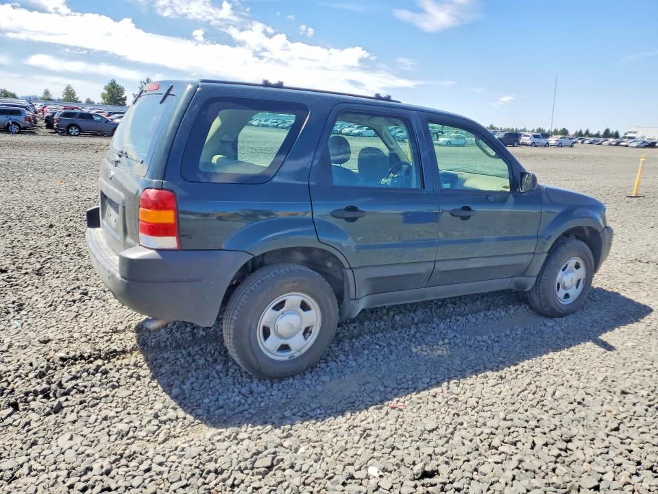 60406306 :رقم المزاد ، 1FMYU92174KA80713 vin ، 2004 Ford Escape مزاد بيع