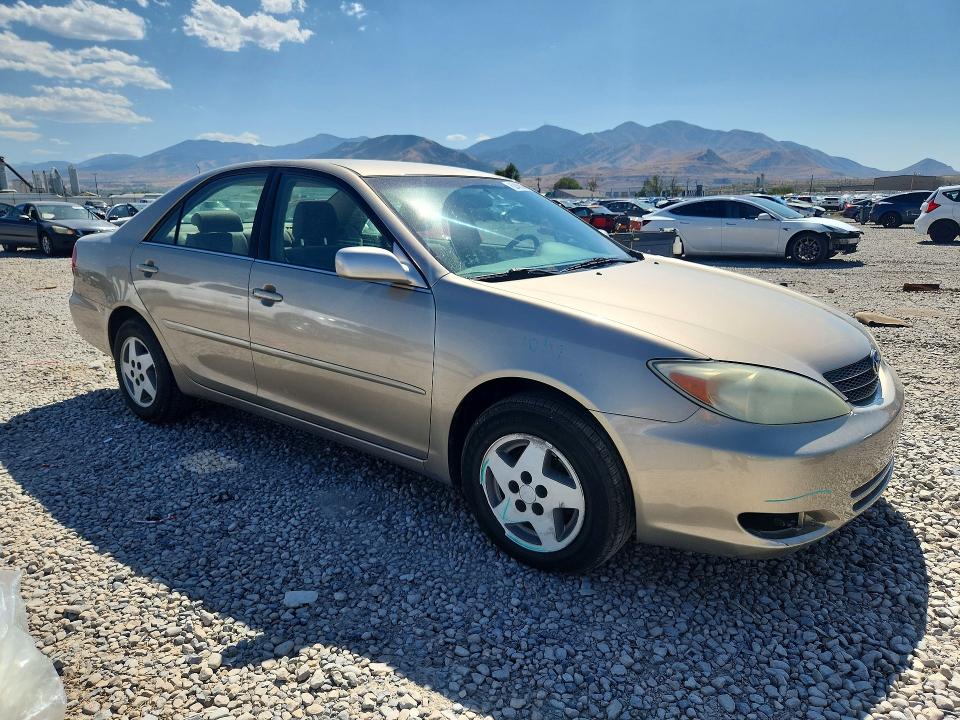 62463016 :رقم المزاد ، JTDBE32K640266932 vin ، 2004 Toyota Camry مزاد بيع