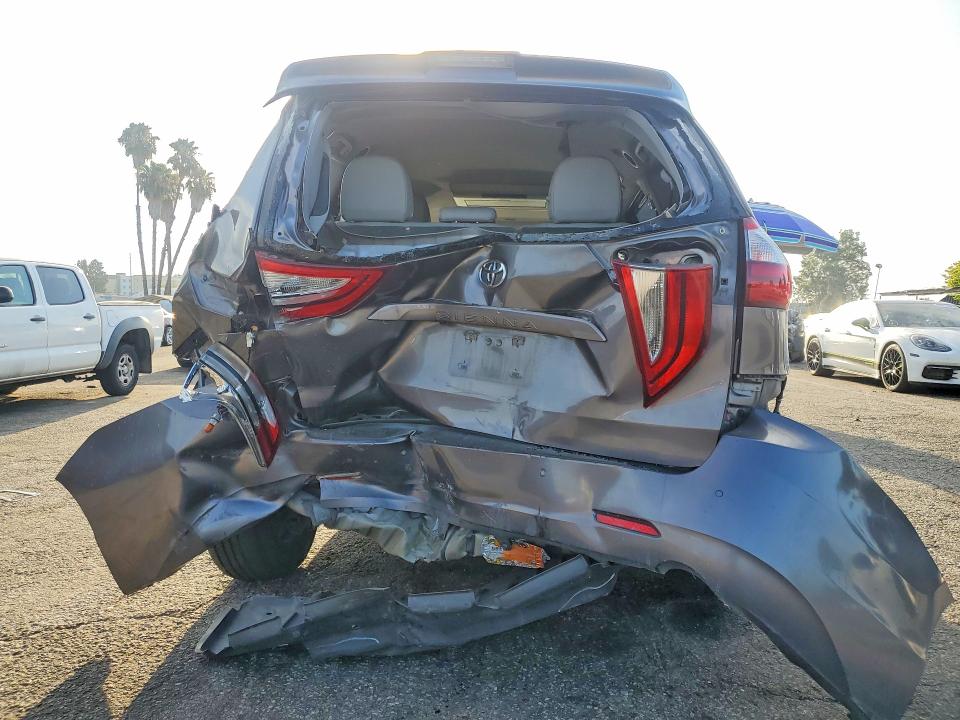 Aukcja sprzedaży 2018 Toyota Sienna, vin: 5TDYZ3DC4JS915849, numer aukcji: 61473926