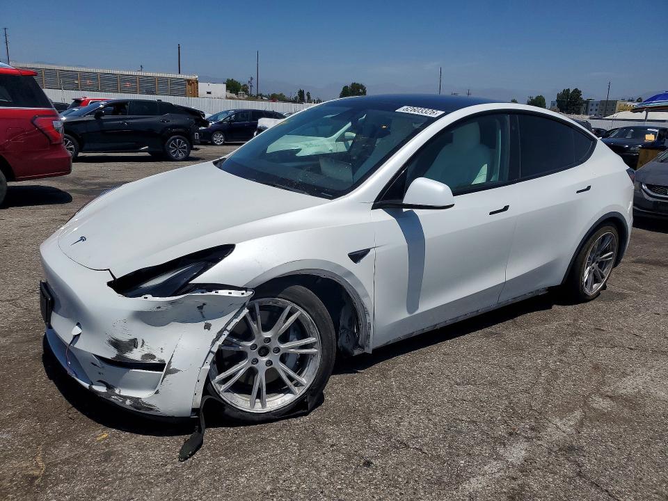 Auction sale of the 2023 Tesla Model Y, vin: 7SAYGDEEXPF630262, lot number: 62603326