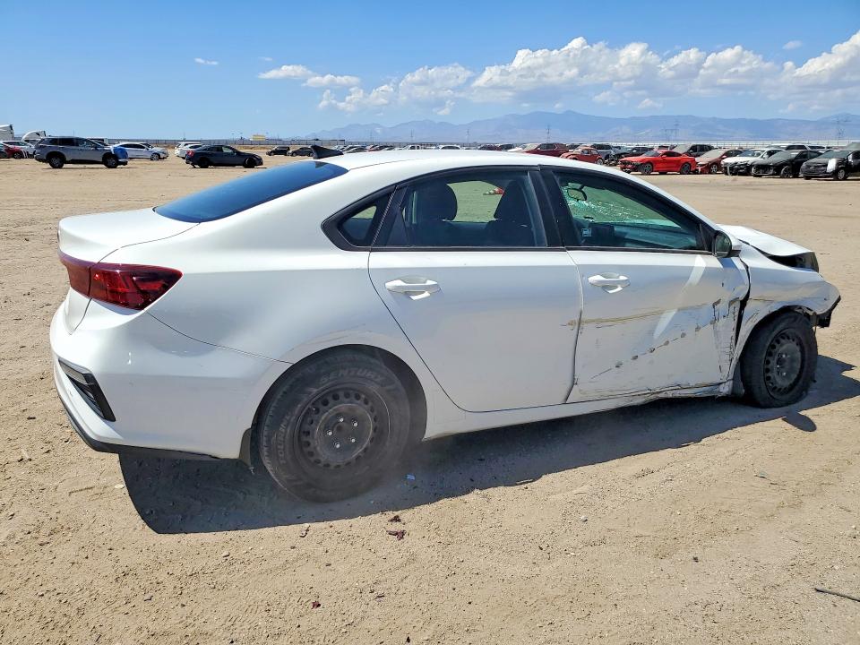 2021 Kia Forte მანქანა იყიდება აუქციონზე, vin: 3KPF24AD4ME265319, აუქციონის ნომერი: 61084196