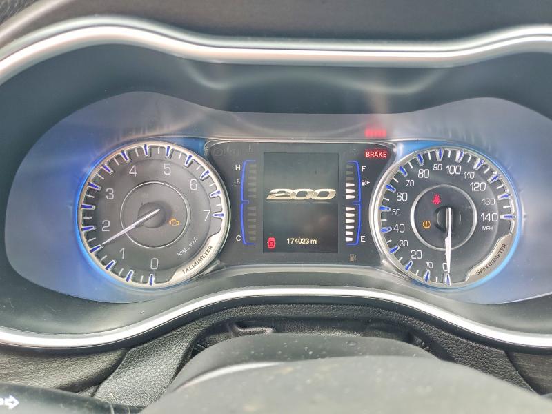 62576216 :رقم المزاد ، 1C3CCCAB8FN526012 vin ، 2015 Chrysler 200 مزاد بيع