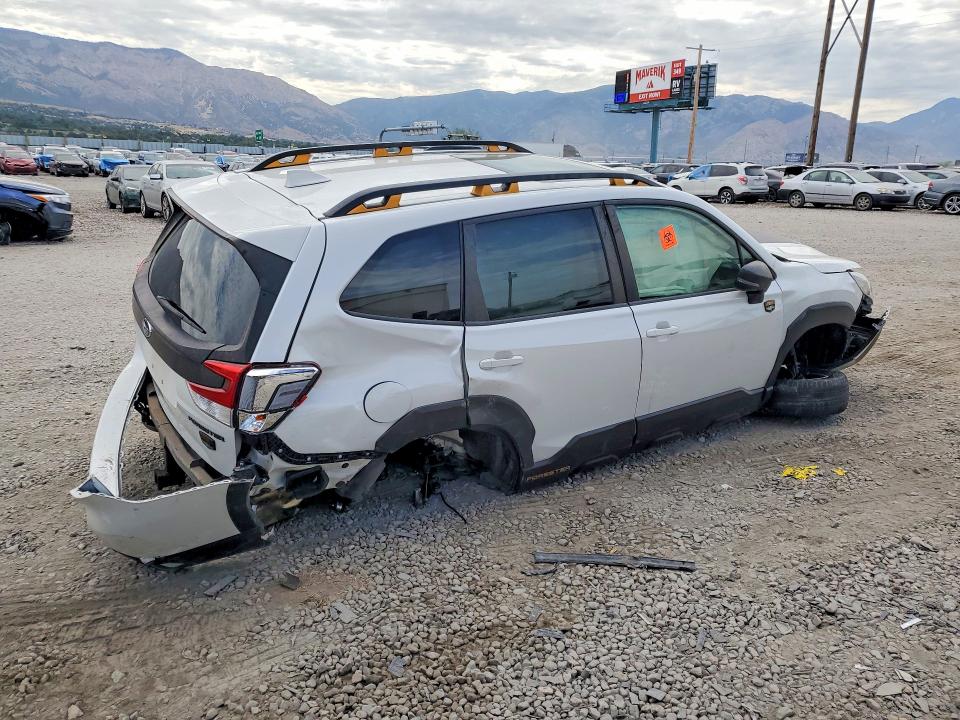 61757876 :رقم المزاد ، JF2SKALC5NH403576 vin ، 2022 Subaru Forester مزاد بيع