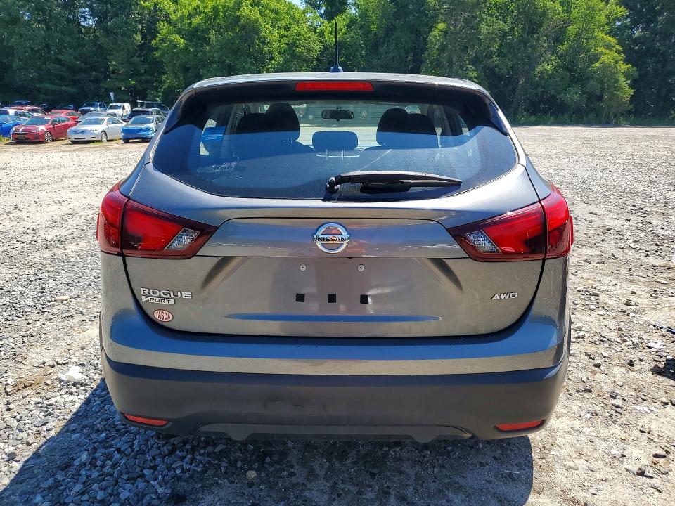 60404176 :رقم المزاد ، JN1BJ1CR6JW257381 vin ، 2018 Nissan Rogue Sport مزاد بيع