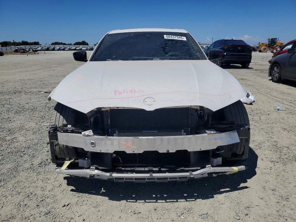 60437946 :رقم المزاد ، 3MW39FF09P8C97313 vin ، 2023 Bmw 330e مزاد بيع