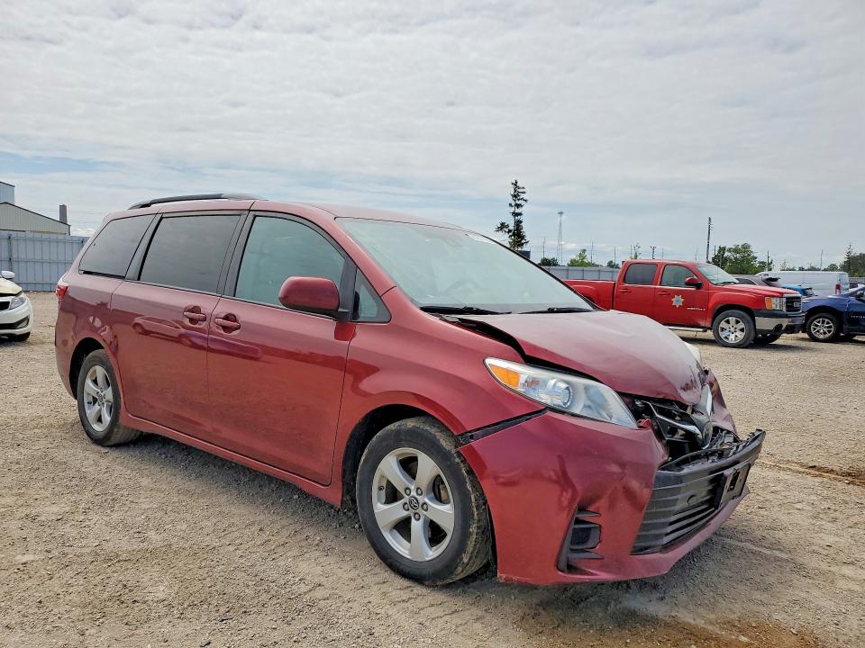 61811156 :رقم المزاد ، 5TDKZ3DC2KS983946 vin ، 2019 Toyota Sienna مزاد بيع