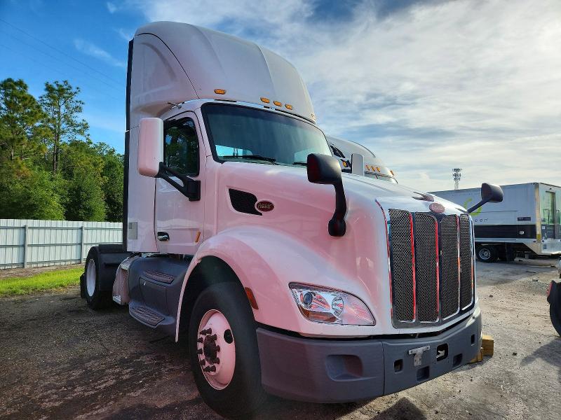 Продаж на аукціоні авто 2018 Peterbilt 579, vin: 1XPBA48X4JD478137, номер лоту: 57913146