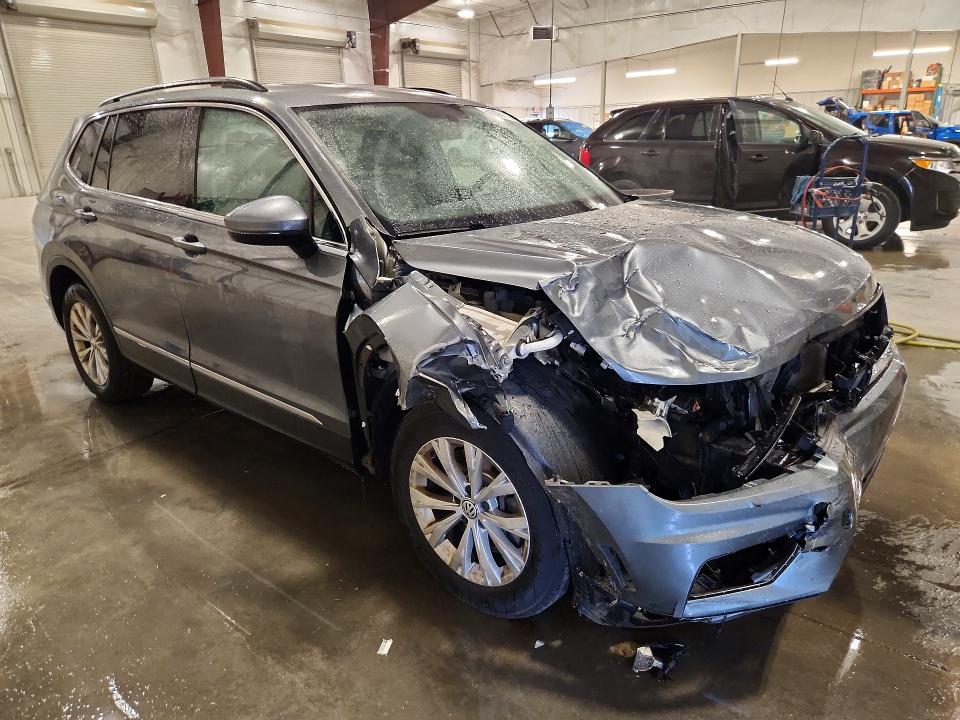 2018 Volkswagen Tiguan მანქანა იყიდება აუქციონზე, vin: 3VV2B7AX1JM105962, აუქციონის ნომერი: 61350116