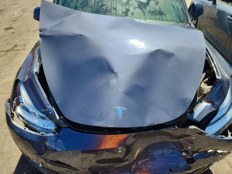 60846376 :رقم المزاد ، 5YJYGDED8MF124395 vin ، 2021 Tesla Model  Y مزاد بيع