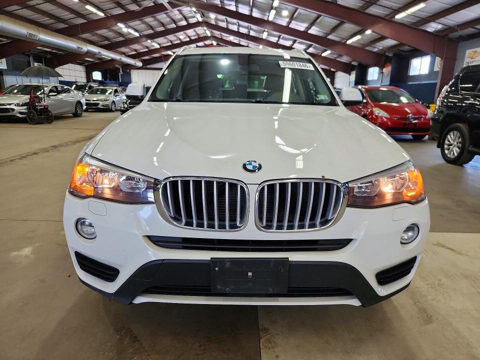 59601846 :رقم المزاد ، 5UXWY3C57F0E95559 vin ، 2015 Bmw X3 مزاد بيع