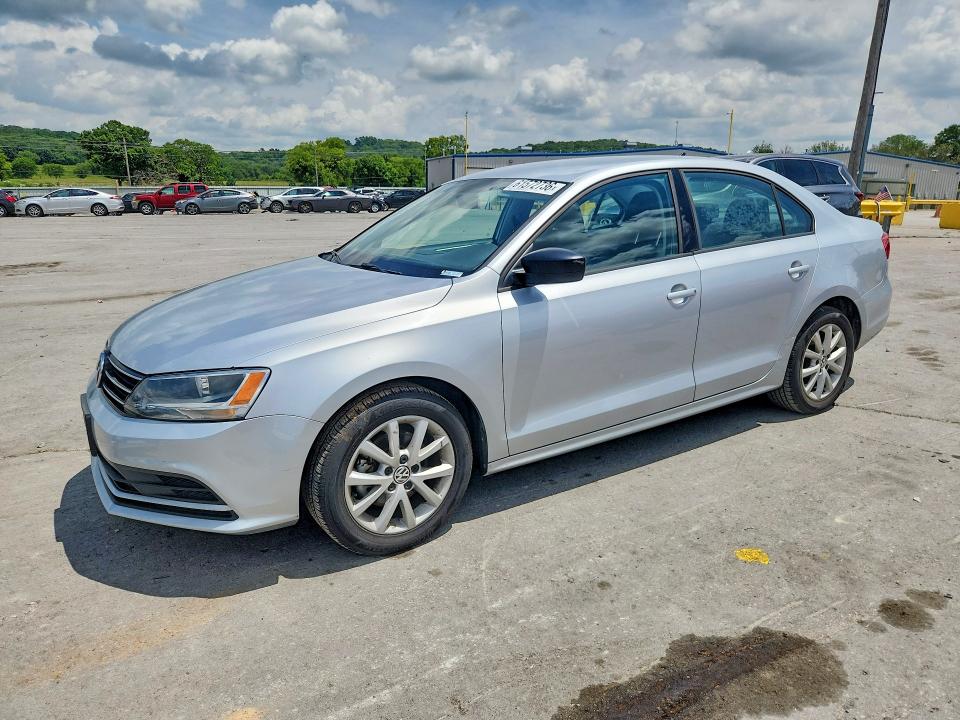 61572736 :رقم المزاد ، 3VWD17AJXFM231635 vin ، 2015 Volkswagen Jetta مزاد بيع