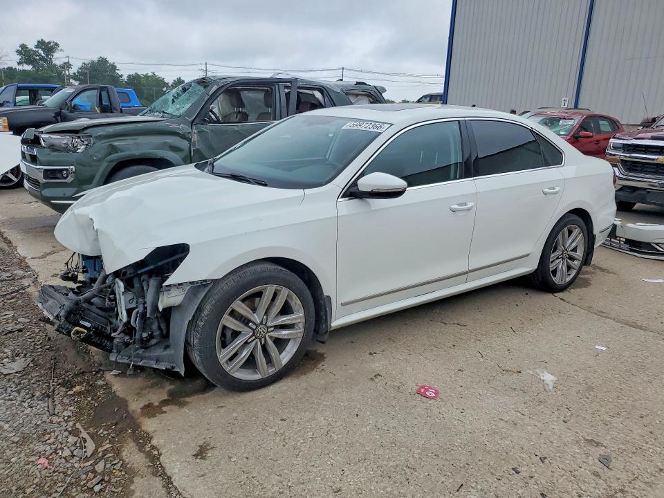 2017 Volkswagen Passat მანქანა იყიდება აუქციონზე, vin: 1VWGT7A32HC037503, აუქციონის ნომერი: 59972366