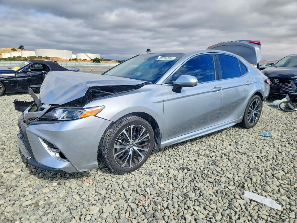 62236986 :رقم المزاد ، 4T1G11AK1LU967047 vin ، 2020 Toyota Camry مزاد بيع