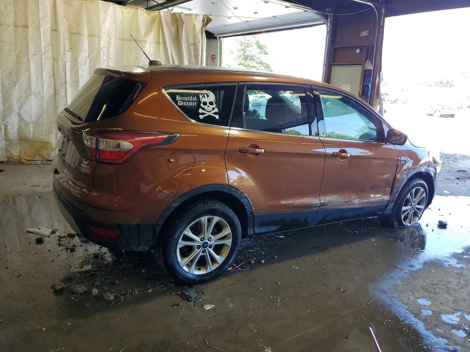 Продаж на аукціоні авто 2017 Ford Escape, vin: 1FMCU9GD3HUB48576, номер лоту: 62165616
