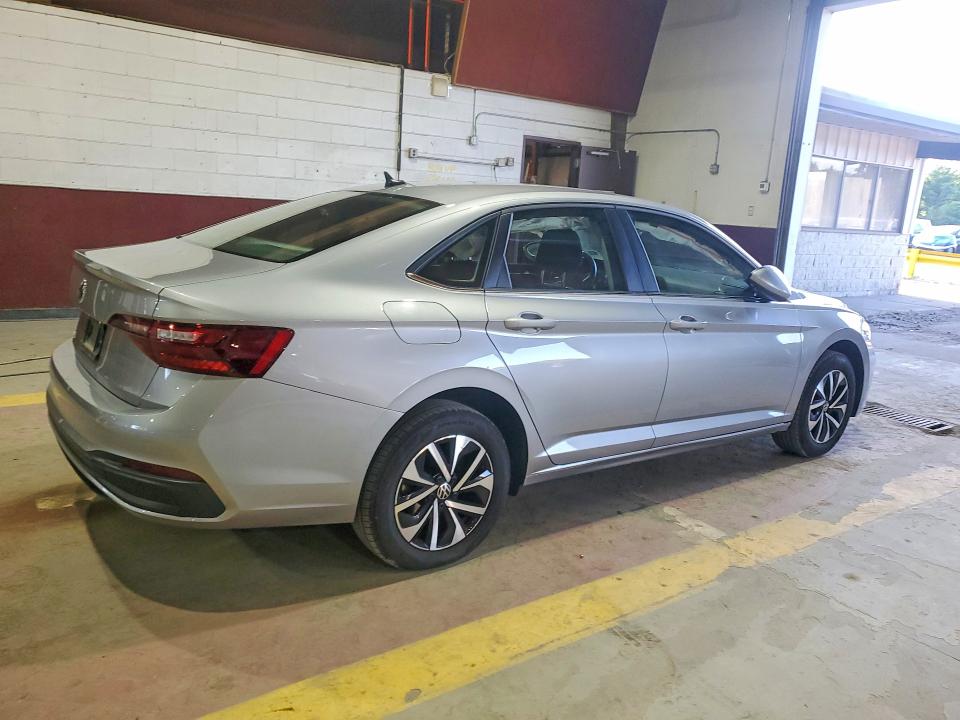 62395256 :رقم المزاد ، 3VW5M7BUXRM078652 vin ، 2024 Volkswagen Jetta مزاد بيع