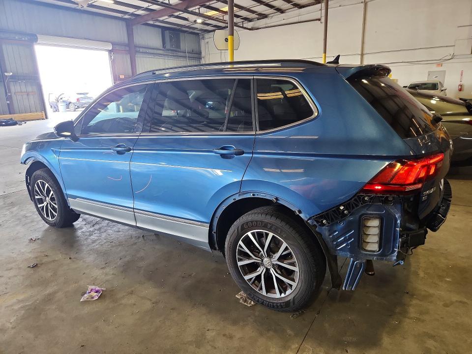 59247976 :رقم المزاد ، 3VV3B7AX4JM218714 vin ، 2018 Volkswagen Tiguan مزاد بيع