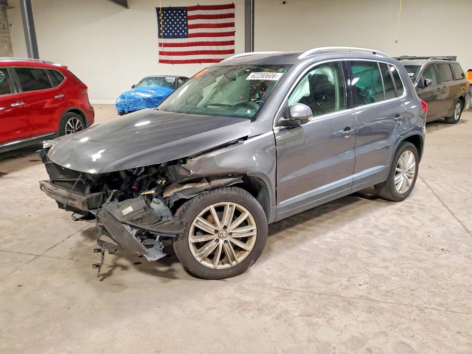 62280606 :رقم المزاد ، WVGAV3AX7DW592613 vin ، 2013 Volkswagen Tiguan مزاد بيع