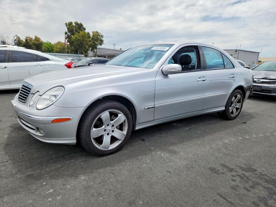 Продажа на аукционе авто 2003 Mercedes-benz E, vin: WDBUF70JX3A361668, номер лота: 61033656