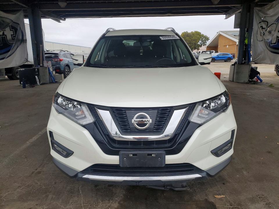 60090946 :رقم المزاد ، 5N1AT2MT2HC865487 vin ، 2017 Nissan Rogue مزاد بيع