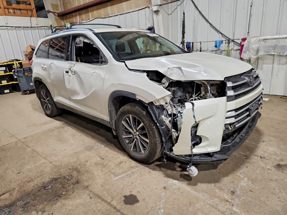2019 Toyota Highlander მანქანა იყიდება აუქციონზე, vin: 5TDJZRFH9KS599332, აუქციონის ნომერი: 62506626