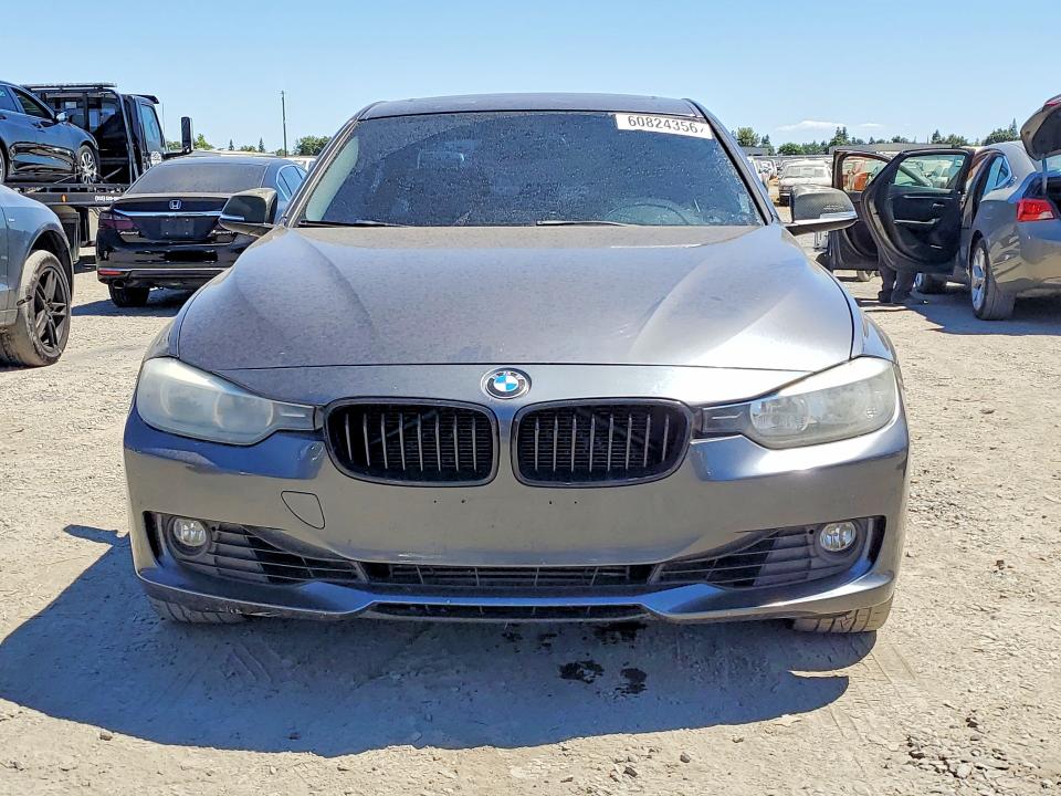 60824356 :رقم المزاد ، WBA3C1C56CF434133 vin ، 2012 Bmw 328 مزاد بيع