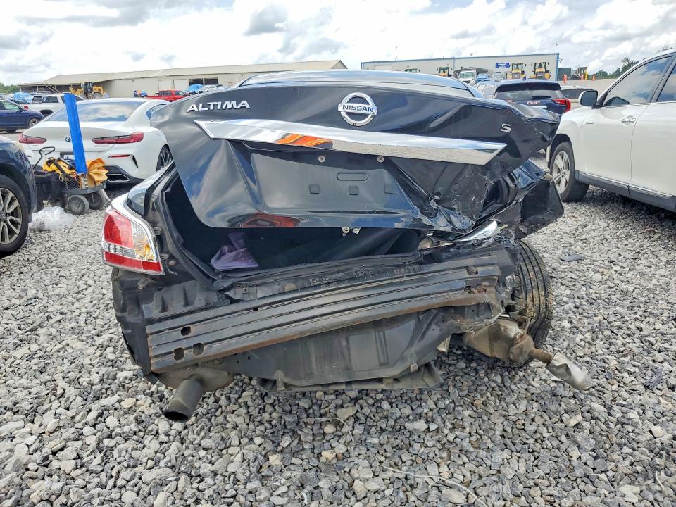 2015 Nissan Altima მანქანა იყიდება აუქციონზე, vin: 1N4AL3AP8FC225451, აუქციონის ნომერი: 62125376