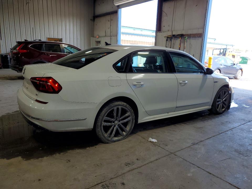 61577186 :رقم المزاد ، 1VWAA7A33JC006603 vin ، 2018 Volkswagen Passat مزاد بيع